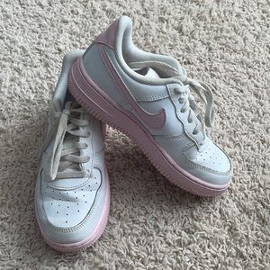 Girls Nike sneaker